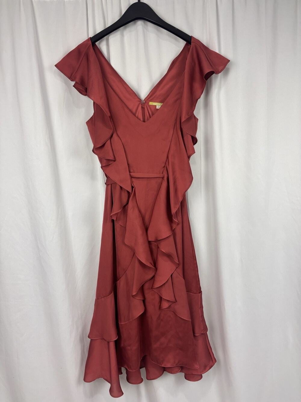 Gianni Bini Women’s 4 Red/Orange Ruffle V-Neck Sleeveless Satin Dress Feminine